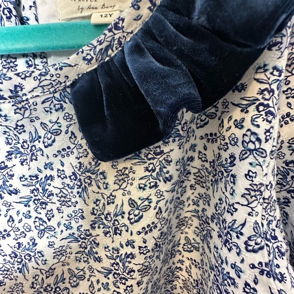 Forever Young by Sue Dang Button Back Floral Blue and‎ White Print Long Sleeve - Picture 6 of 6